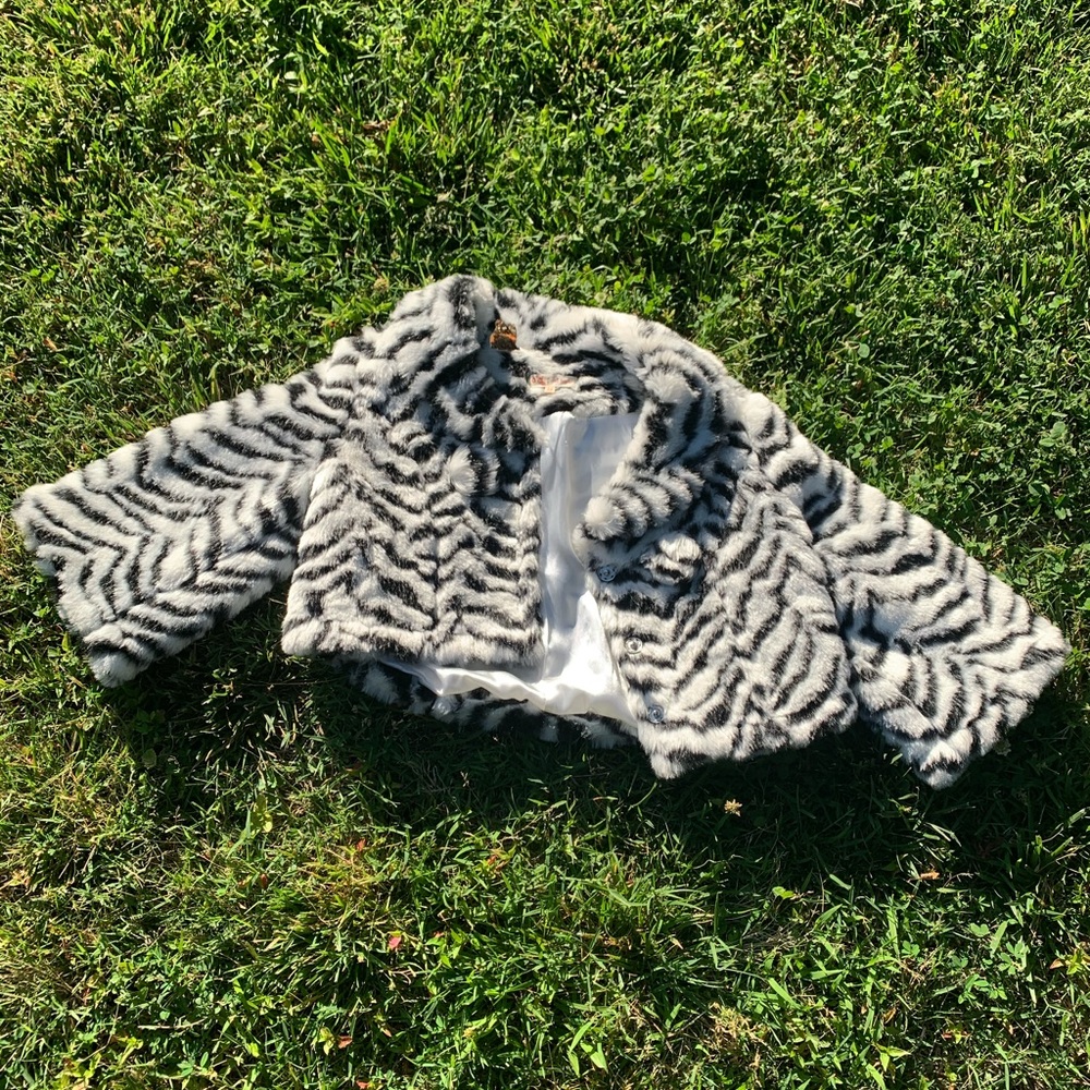 Si Style FAUX FUR ZEBRA PRINT JACKET
